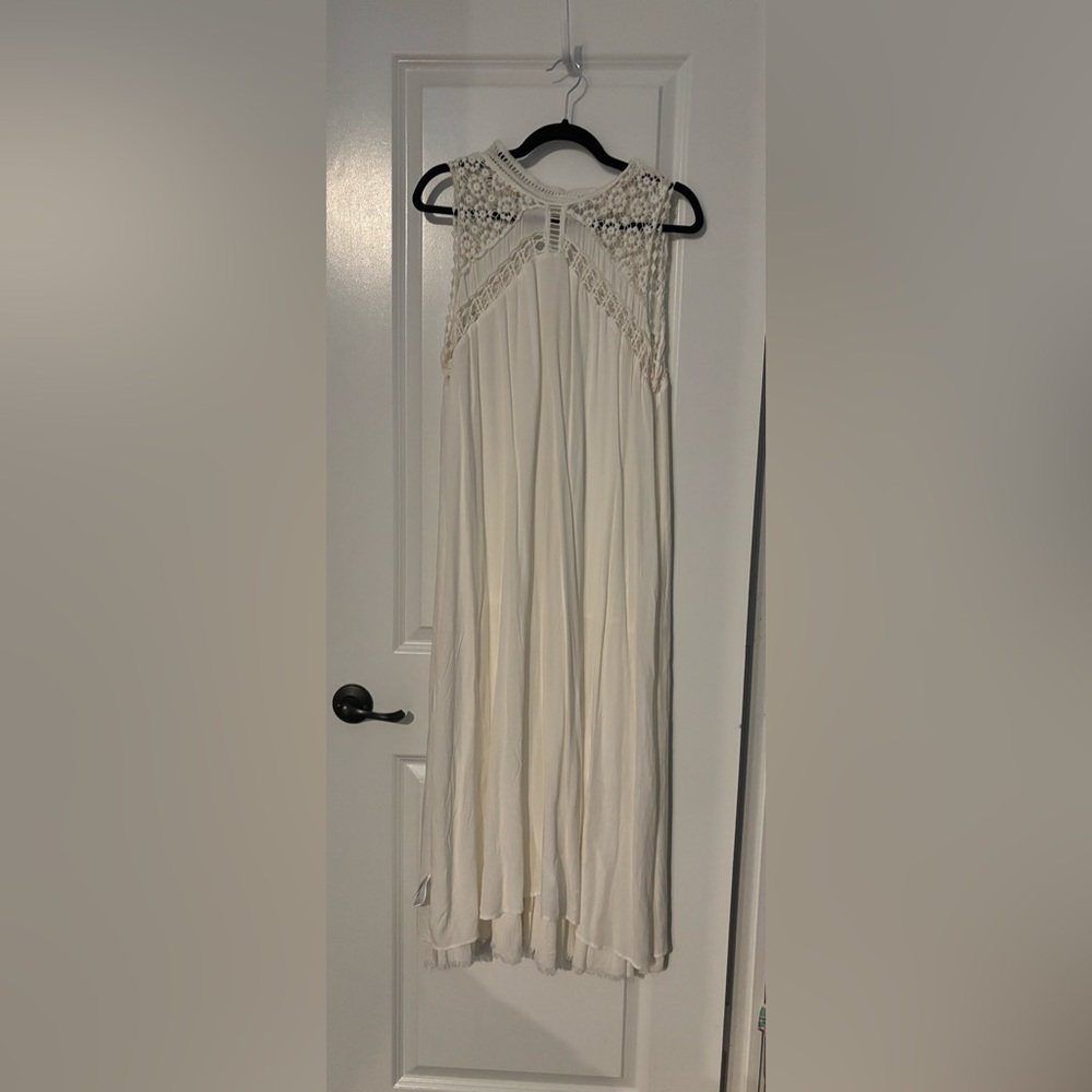 Chic Ivory Lace Maxi Dress